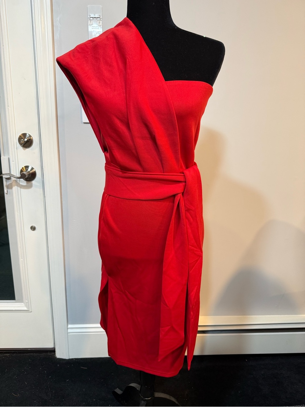 Olivia Mark Red Asymmetrical One-Shoulder Midi Sheath Dress (Size M) – NWT